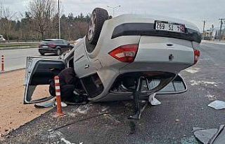 Bursa’da otomobil takla attı: Şans eseri yaralanan...