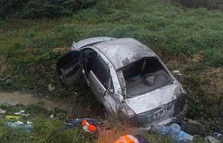 Bursa’da taklalar atan otomobil tarlaya uçtu: 3...