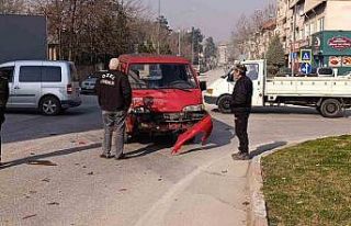 Bursa’da trafik kazası: 3 yaralı