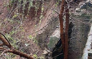 Bursa’da yağış sonrası istinat duvarı çöktü