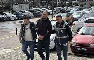 Çaldığı kamyonla eski sevgilisinin evine gitti,...