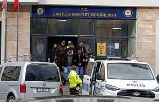 Çaldıkları araçla Edremit’te yakalanan 2 şüpheli...