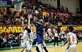 Çayırova Belediyesi Göztepe deplasmanından galibiyetle...