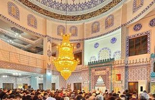 Çermik’te Kadir gecesi dualarla idrak edildi