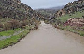 Çermik’te yoğun yağışlarla birlikte akarsu...