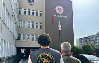 Çeşitli suçlardan aranan şahıslar jandarmadan...