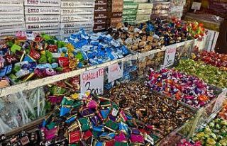 Çikolata ve şekerlemeler tezgahları şenlendirdi