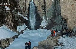 Çır Şelalesi misafirlerini ağırlıyor