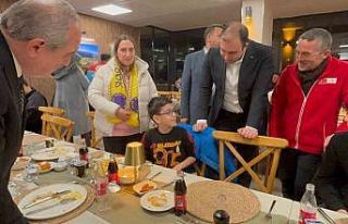 Çocuklar ile protokol iftar sofrasında buluştu