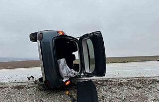 Çorum’da devrilen otomobildeki 5 kişi yaralandı
