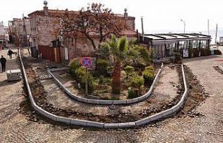 Cunda’da, araç trafiği ve yaya ulaşımına düzenleme