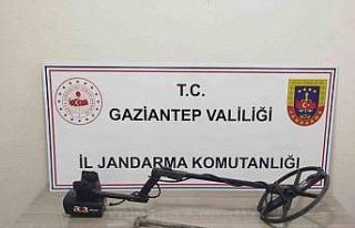 Define bulmak için kaçak kazı yapan 2 şahıs suçüstü...