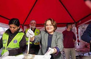 Denizköy sakinleri Didim Belediyesi’nin iftar sofrasında...