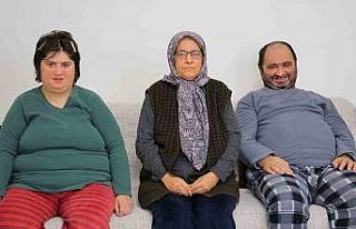 Depremzede anne iki down sendromlu çocuğuyla yeni...