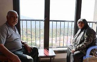 Depremzede çiftin yeni evlerinde ilk bayram heyecanı