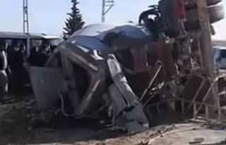 Devrilen beton mikserinin sürücüsü hayatını...