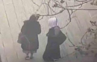 Dilencilik bahanesiyle kadının cüzdanını alıp...