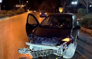 Direksiyon hakimiyetini kaybeden sürücü yaralandı