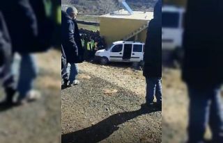 Diyarbakır’da araç evin duvarına çarptı: 2...