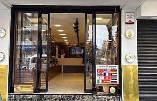 Diyarbakır’da motosikletli şahıslar kuyumcu dükkanını...