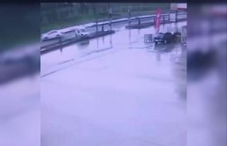 Diyarbakır’da trafik kazası güvenlik kamerasına...