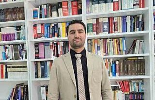 Doç. Dr. Mustafa Özalp: "ABD, Orta Doğu bataklığında...