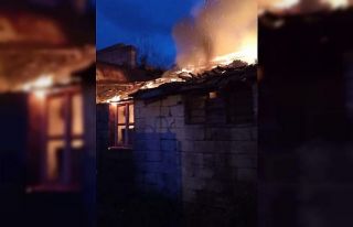 Dörtyol’da metruk bina yangını