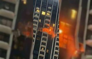 Dubai’de sivil bir binaya isabet eden İHA yangına...