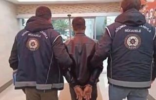 Durdurulan şüpheli araçta 5 kaçak göçmen yakalandı