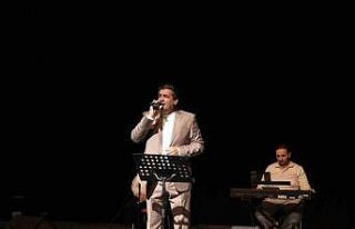 Düzce’de Mehmet Yiğit’ten ilahi rüzgarı