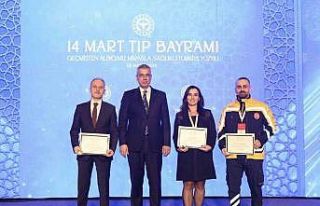 Düzceli sağlık çalışanlarına Bakandan teşekkür...