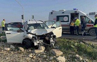 Edirne’de otomobil ile pikap çarpıştı: 3 yaralı