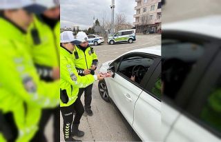 Edirne’de şekerli ve kolonyalı trafik uygulaması