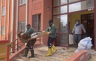 Ekipler gaz maskesiyle girdi iki günde temizledi:...