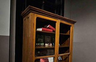 Elazığ’da 96 yıllık ahşap dolap,tarihin izlerini...