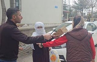 Elazığ’da dilenci zabıtalara yakalandı: "Al...