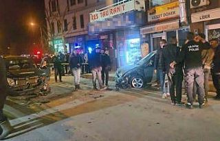 Elazığ’da otomobiller çarpıştı: 1’i ağır...