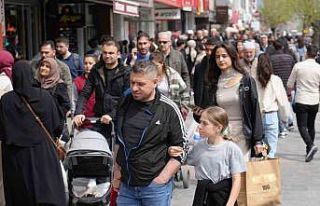 Erzincan’da çarşı ve pazarda bayram yoğunluğu...