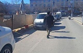 Erzincan’da inşaat çalışmaları yayaları tehlikeye...