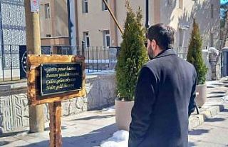 Erzincan’ın Şemsiyeli Sokağı manilerle renklendi