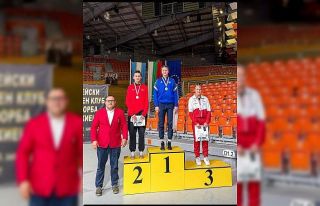 Erzincanlı güreşçiler Bulgaristan’da madalya...