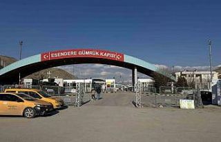 Esendere Sınır Kapısı’nda sessiz bekleyiş