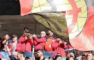 Eskişehirspor tribünlerinden, İspanya’ya selam