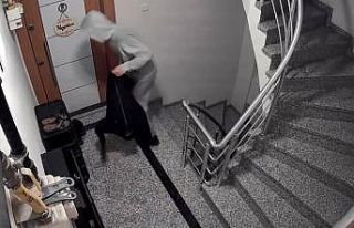 Eyüpsultan’da montunu çuval gibi yapan hırsız...