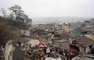 Fatih’te çöken binalarda enkaz altında kalanları...