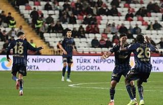Fenerbahçe, 3. kez 2-0 geriye düştüğü maçta...