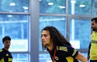 Fenerbahçe, günü çift antrenmanla tamamladı