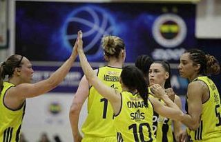 Fenerbahçe, Kadınlar Basketbol Süper Ligi yarı...