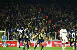 Fenerbahçe, ligde 2 hafta sonra kazandı