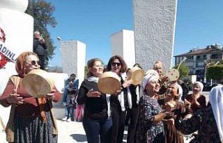 Fethiye’de Kadınlar, günlerini oynayarak kutladı